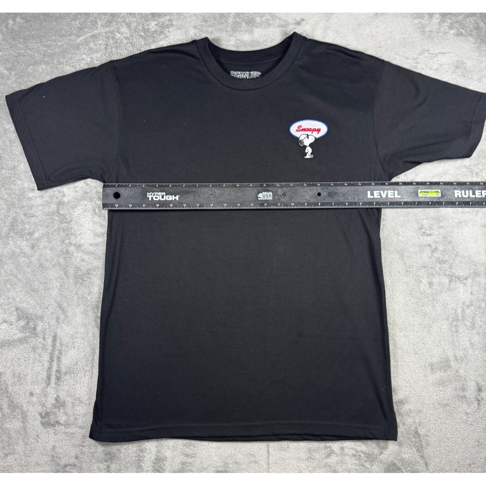 Peanuts Snoopy Racing Club Going Fast Black Size Medium T-Shirt RN 150631 - Picture 4 of 11